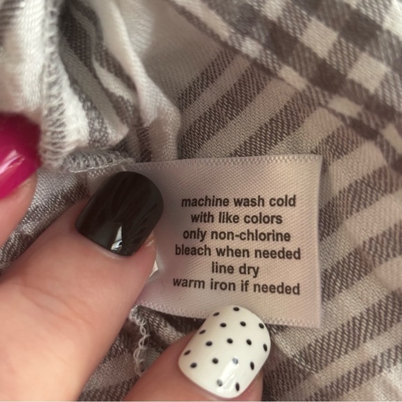 Lane Bryant Women’s Plaid Peplum Faux Wrap Top Gray & White Plus Size 16 - Picture 10 of 11